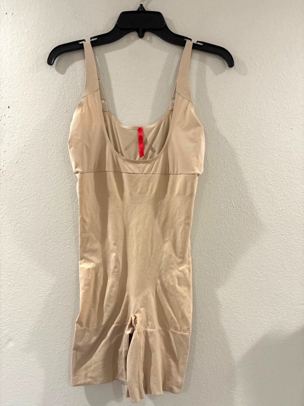 Spanx SPANXsculpt OnCore Open-Bust Mid-Thigh Bodysuit beige size 1x